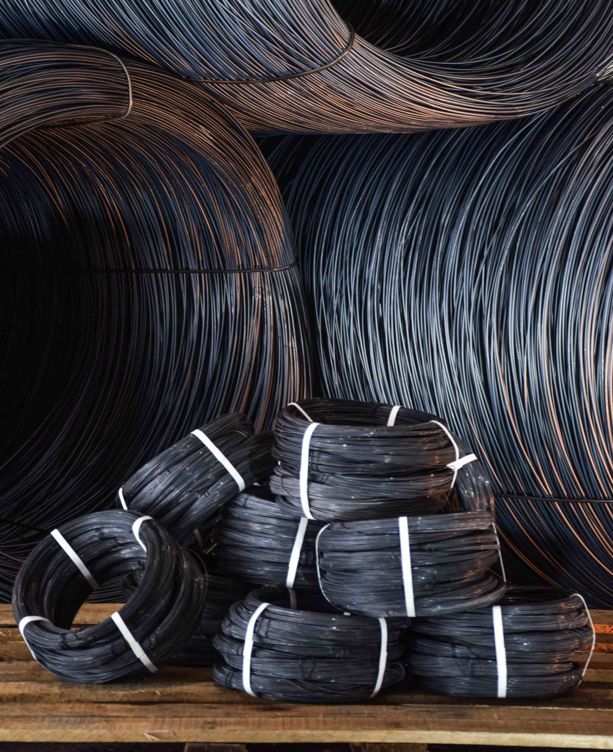 Paquetes de alambre negro recocido